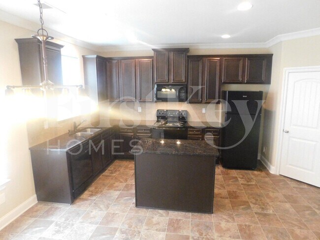 Building Photo - 610 Leitrim Way