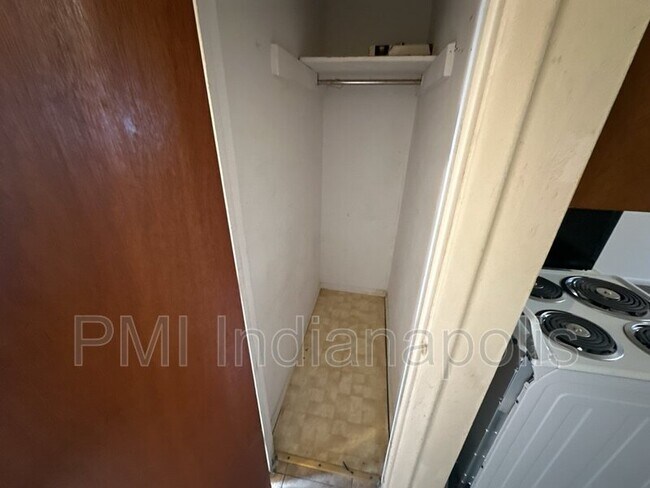 Foto del edificio - 122 W William Dr