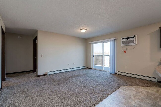 Foto del edificio - LAKESIDE APTS OF WINDOM