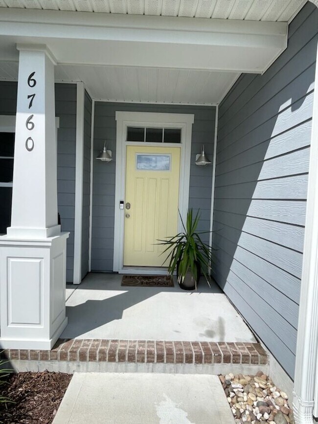 Foto del edificio - Welcome to this charming 3-bedroom, 2-bath...