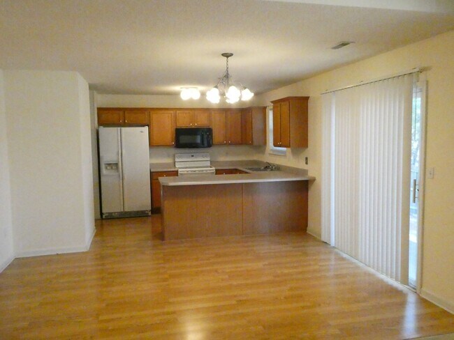 Foto del edificio - 3 Bed, 2 Bath Home; off Creasy Springs Rd