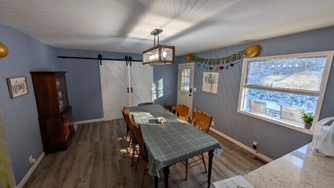 Foto del edificio - 1720 Brookmede Dr