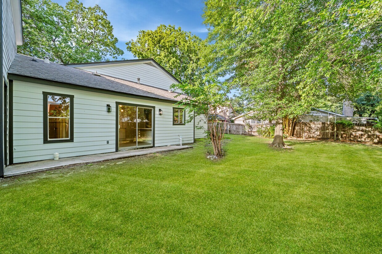 Building Photo - 2911 Waypark Dr