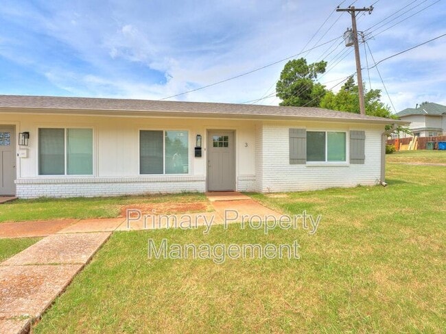 Photo - 1005 E Main St Apartment