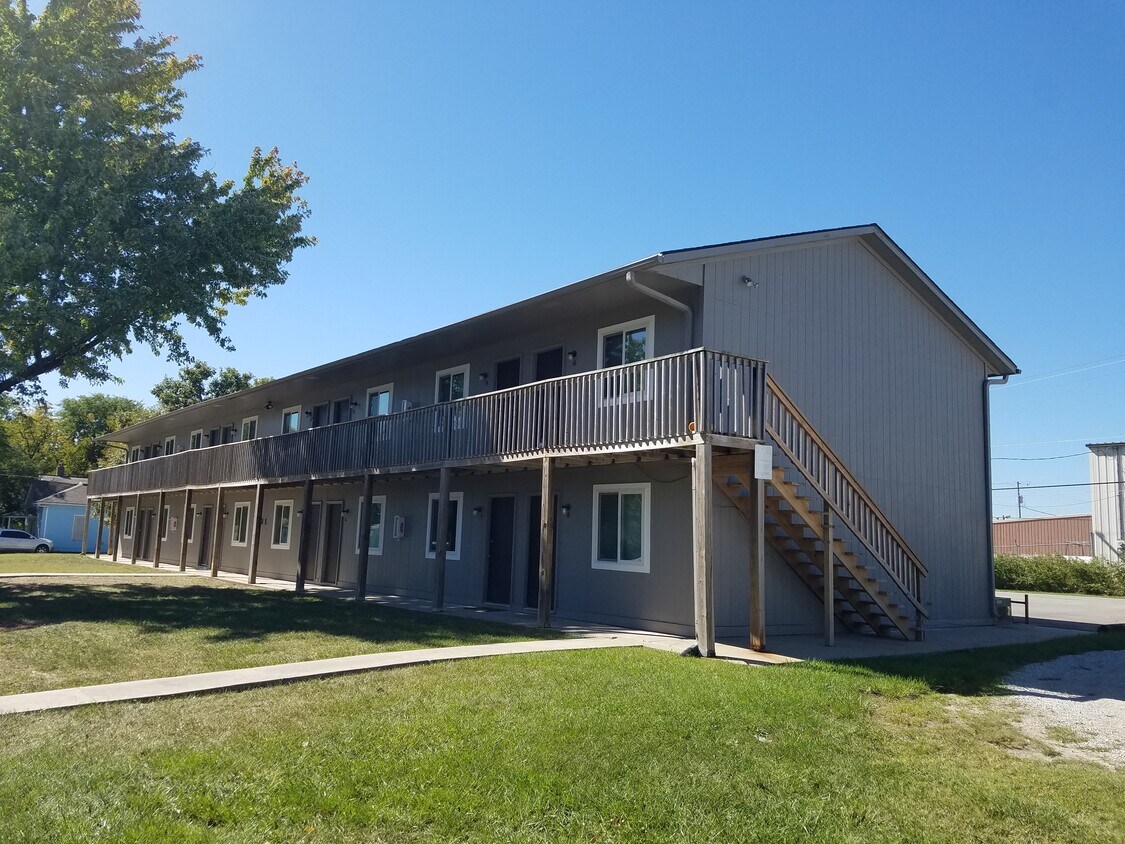 501 Sunnyslope St Unit 11, Emporia, KS 66801 Apartments in Emporia