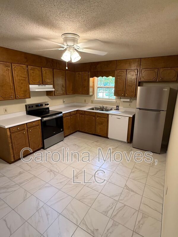 Building Photo - 58 Charterhouse Ave
