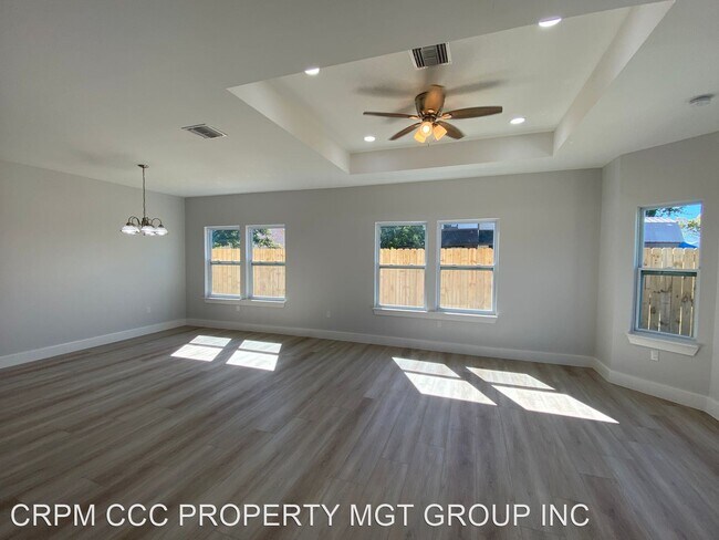 Building Photo - 3 br, 2.5 bath House - 4090 Woodridge Rd