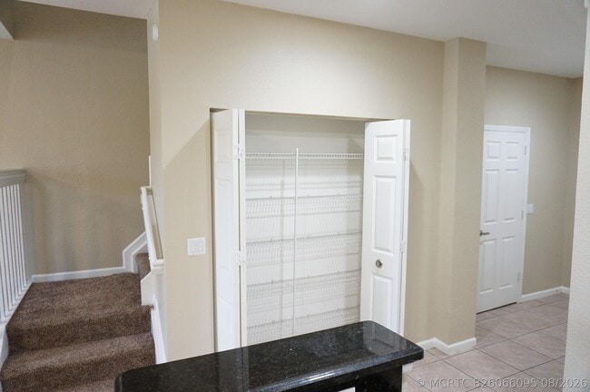 Building Photo - 2026 Nassau Dr