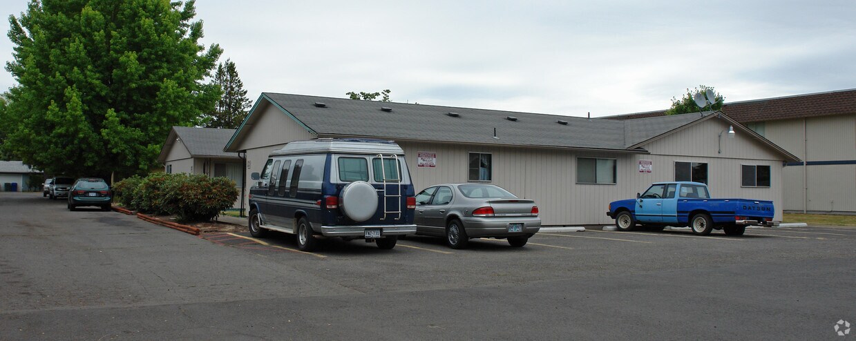 Foto del edificio - 3928-3934 Auburn Rd NE