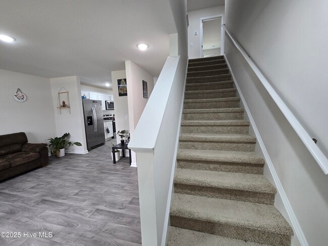 Building Photo - 4510 Sandstone Dr