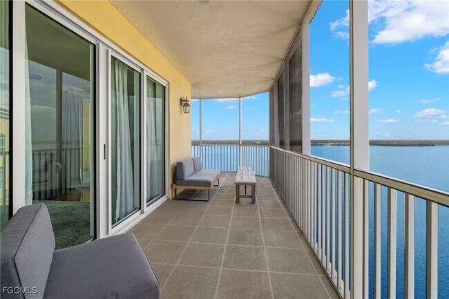 Foto del edificio - 2745 1st Street Unit 2306