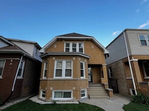 Building Photo - 3049 N Kenneth Ave