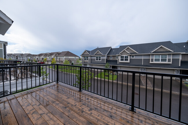 Building Photo - 575 Locke Pointe Dr