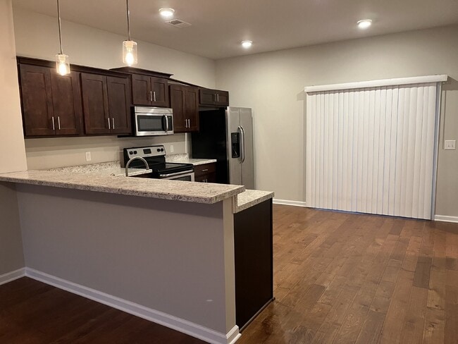 Foto del edificio - Cozy and Convenient Condo Living at Cambridge Condos in Gallatin, TN - 1192 sq ft Unit Available!