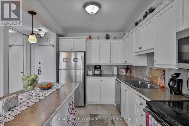 Building Photo - 20 Edgecliff Golfway