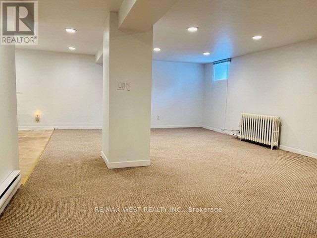 Building Photo - 27 Oakview Ave