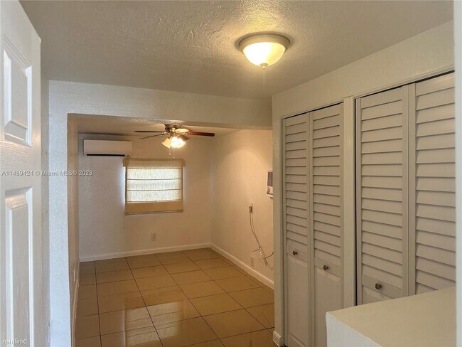 Foto del edificio - 3 br, 2 bath House - 6128 SW 21st St # 6128