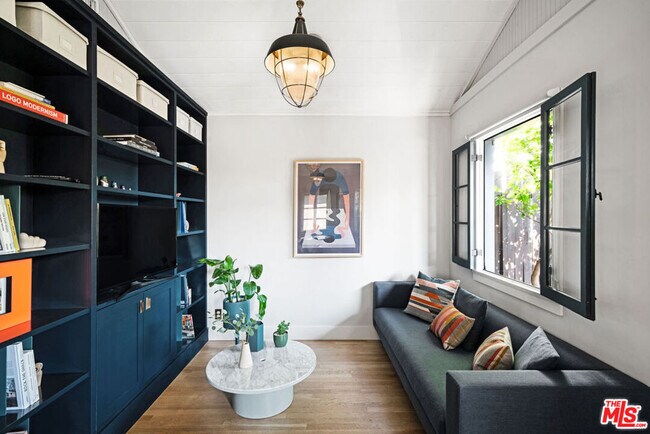 Foto del edificio - 4311 Clayton Ave W