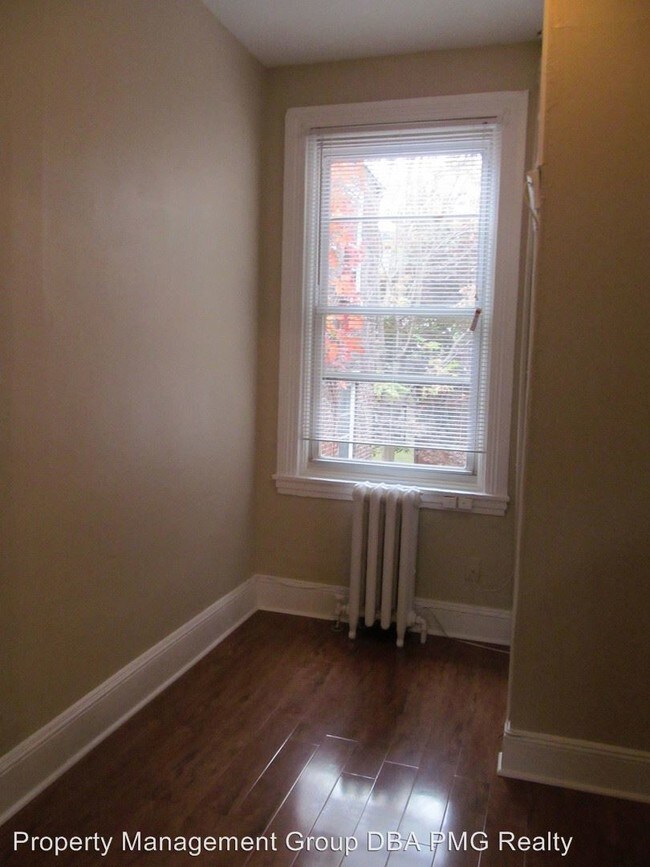 Building Photo - 2211 Spruce St