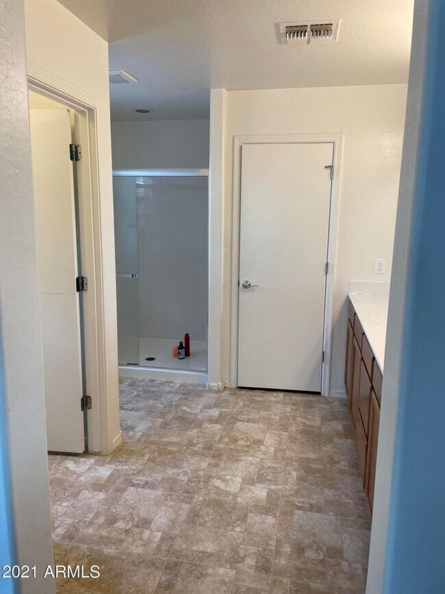 Foto del edificio - Charming 3 Bed home in gated community wit...