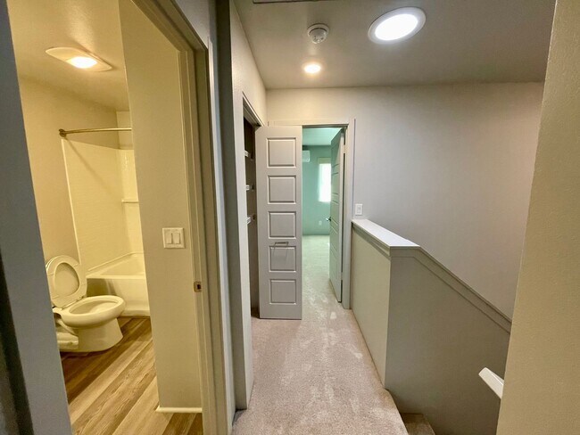 Foto del edificio - Home for Rent in Hoopili (Lehua) 4 BED/2.5 BATH + Garage!