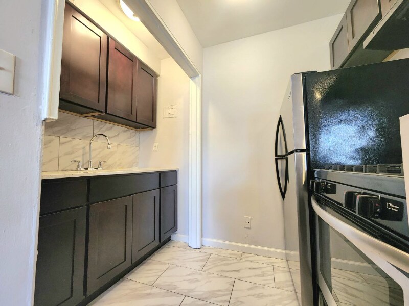 Primary Photo - 47 Branch Brook Pl