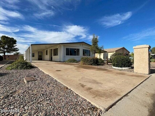 Building Photo - 8930 E Olive Ln N