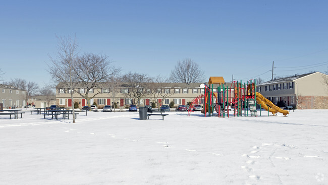 Área de juegos - Oxford Square Townhomes