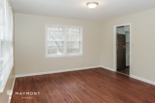 Building Photo - This Spacious Huntsville Home, Available Now!