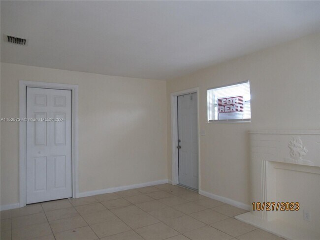 Building Photo - 2325 Madison St