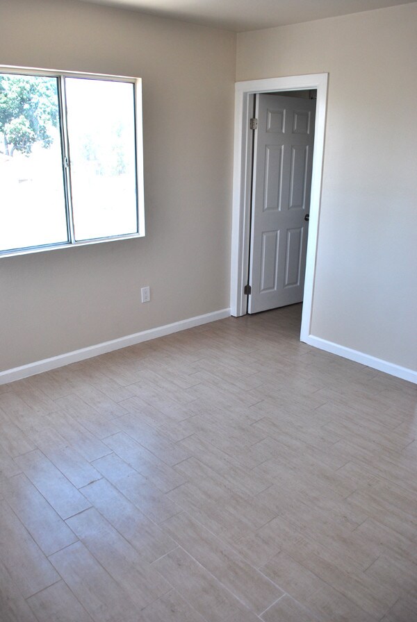 Foto del edificio - 1398 W 30th St