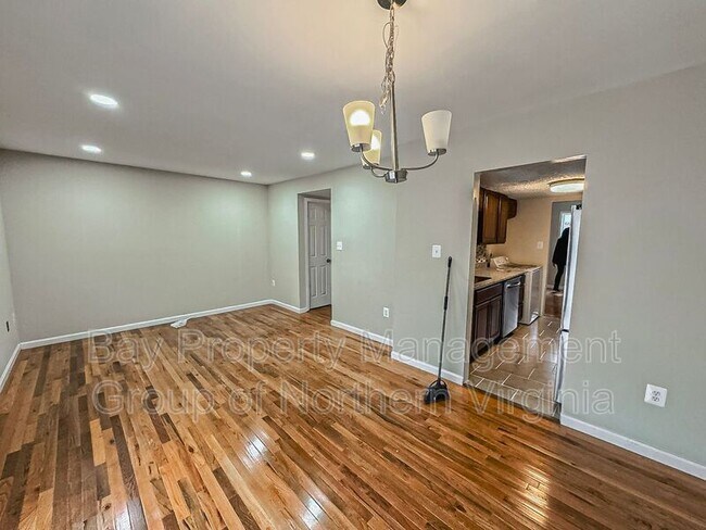 Building Photo - 2505 Sedgewick Pl