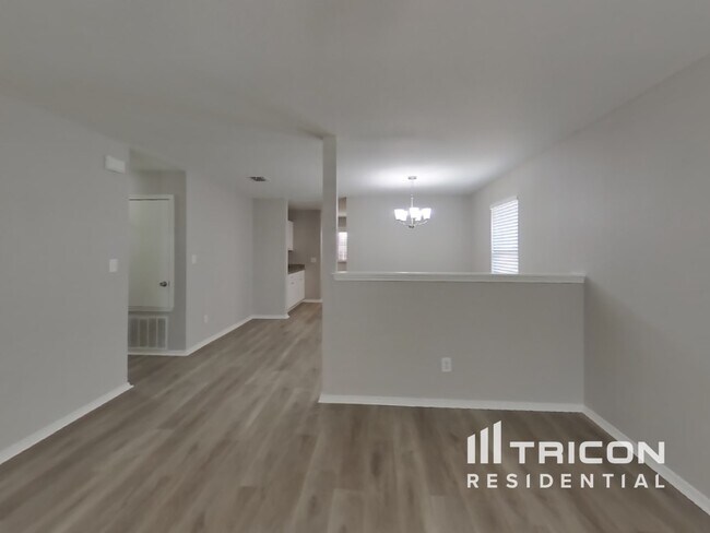 Building Photo - 1806 Marbach Woods