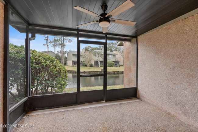 Foto del edificio - 7701 Baymeadows Cir W