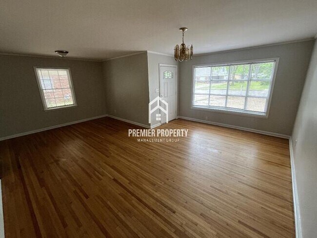Building Photo - 3084 Dewitt Cove