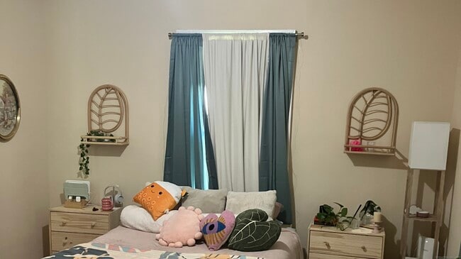 Foto del edificio - 112 Sherland Ave