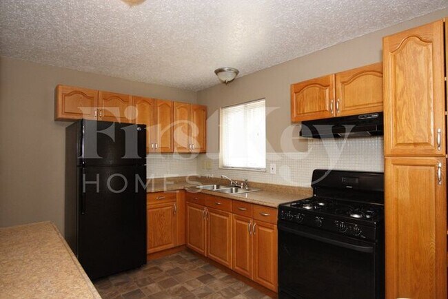 Building Photo - 6720 Foxbend Court