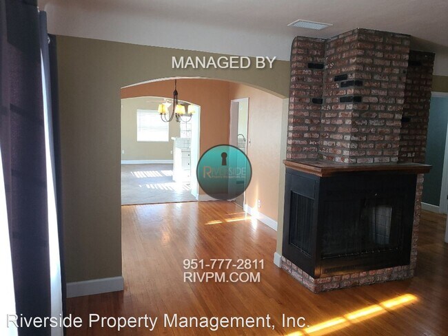 Building Photo - 3 br, 2 bath House - 4662 Sunnyside Dr