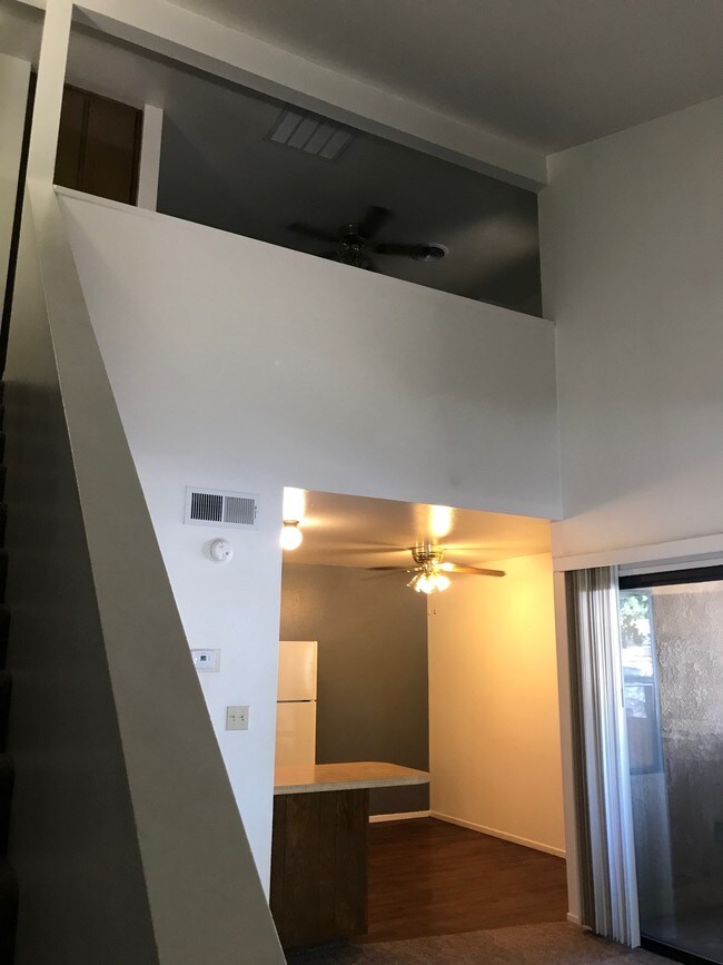 Foto del edificio - Welcome to Laurelwood Oaks – Comfortable Living in a Beautiful Community