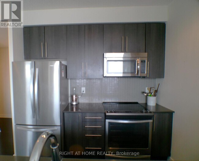 Building Photo - 510 Curran Place