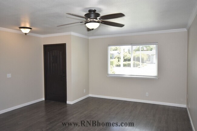 Foto del edificio - 5578 Coronado Way