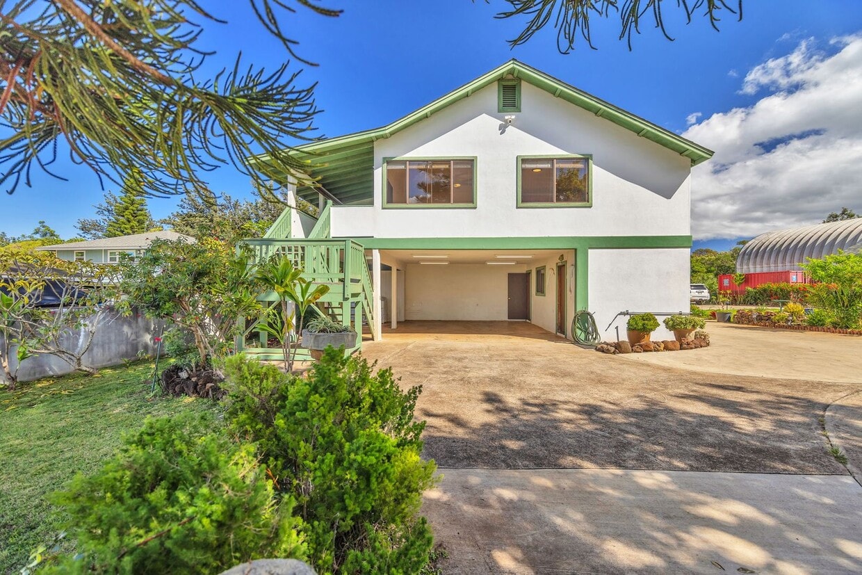 Foto principal - Charming 3BR Makawao Upstairs Home – Bright, Breezy & Move-In Ready