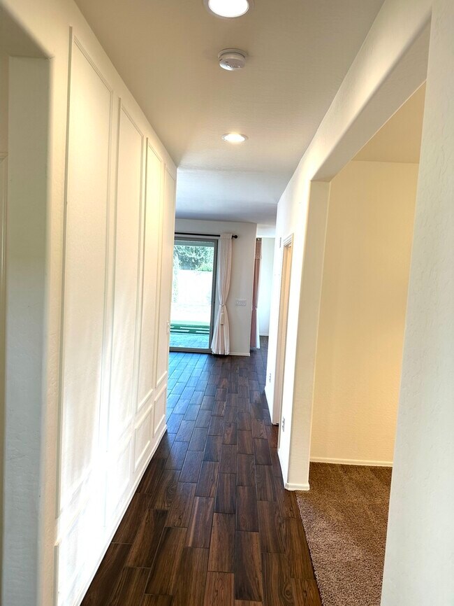 Foto del edificio - Stunning Elliot Groves home in Morrison Ranch. 4 bed+ 2 offices + loft