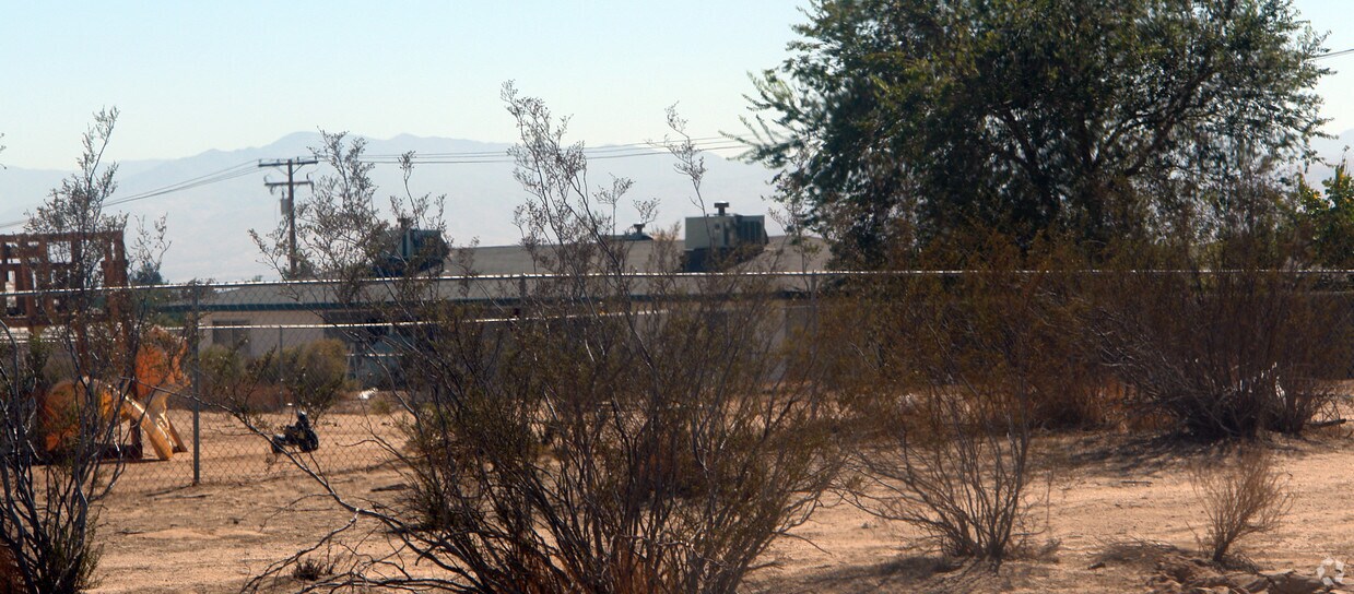 Building Photo - 15596 Mojave Dr