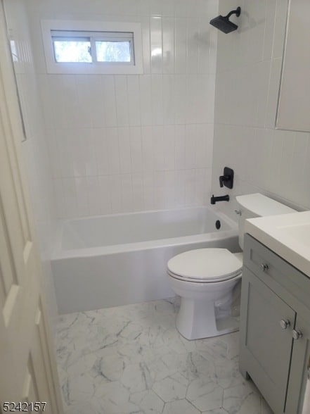 Building Photo - 170 Sargeant Ave