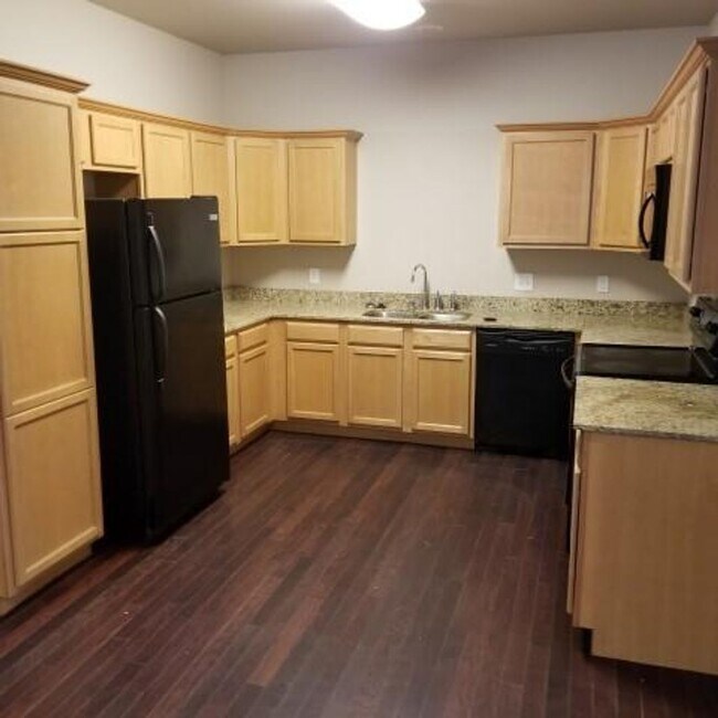 Foto del edificio - Nice Row Home in W Fayetteville in Rupple Row