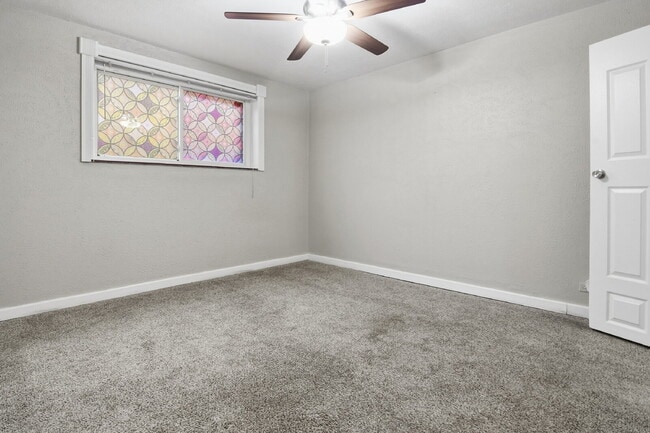 Building Photo - $1,345.95, 1 Beds - 1 Bath, Condo in Denver with Onsite Laundry!