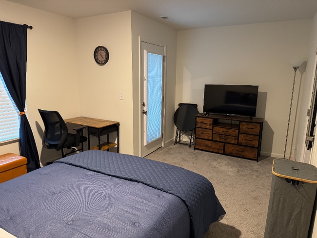 Building Photo - 533 Gantt St