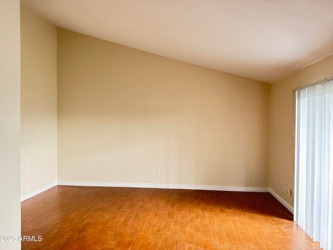 Foto del edificio - 7550 N 12th St