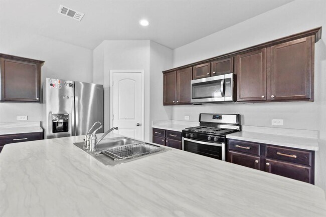 Foto del edificio - 13904 Great Pnes Ct